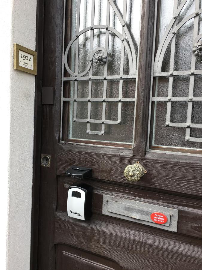 Wooden Room Locarno Exterior foto